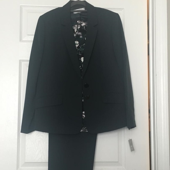 Kasper Pant Suit with matching Blazer & Shell Top - Picture 1 of 1